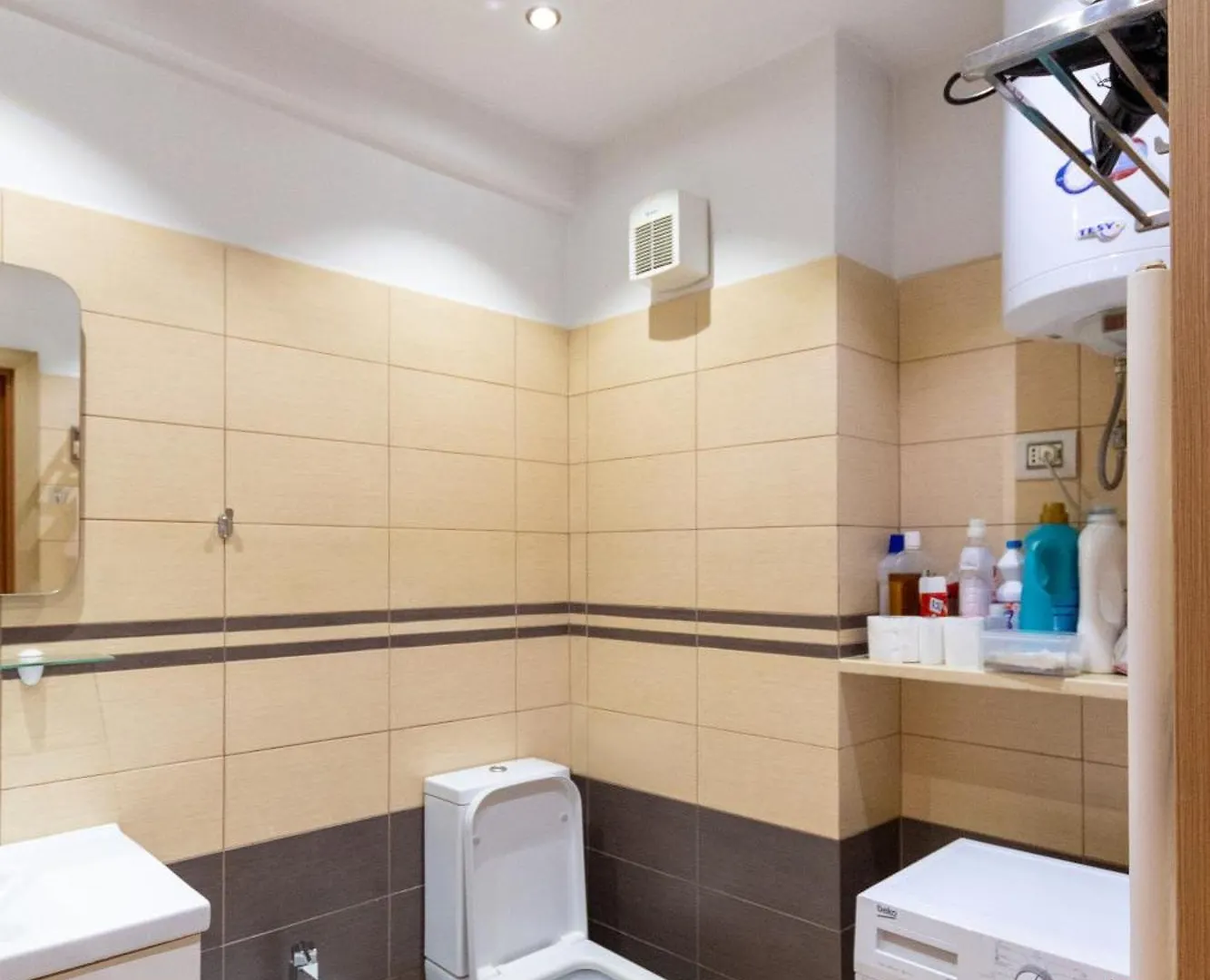 Lily'S 2 Bedroom Apartment Tirana