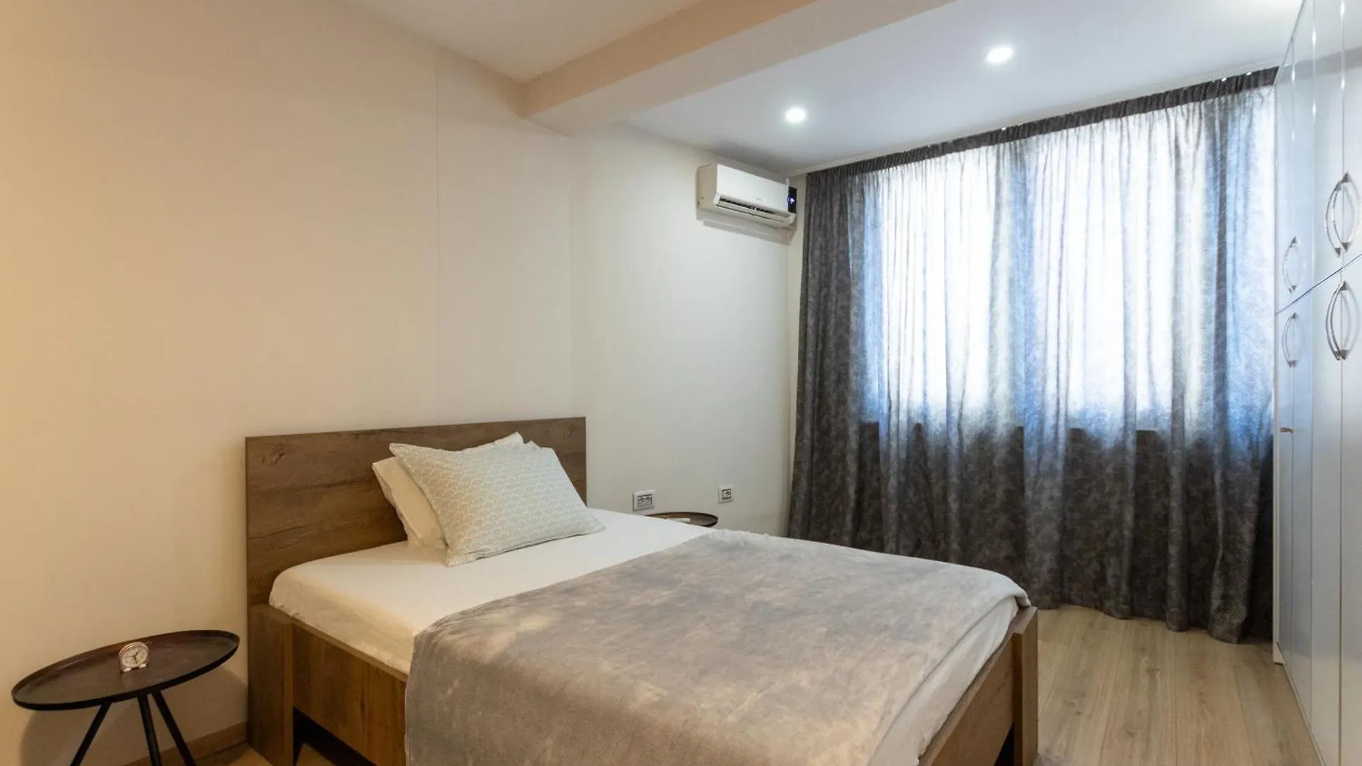 Lily'S 2 Bedroom Apartment Tirana