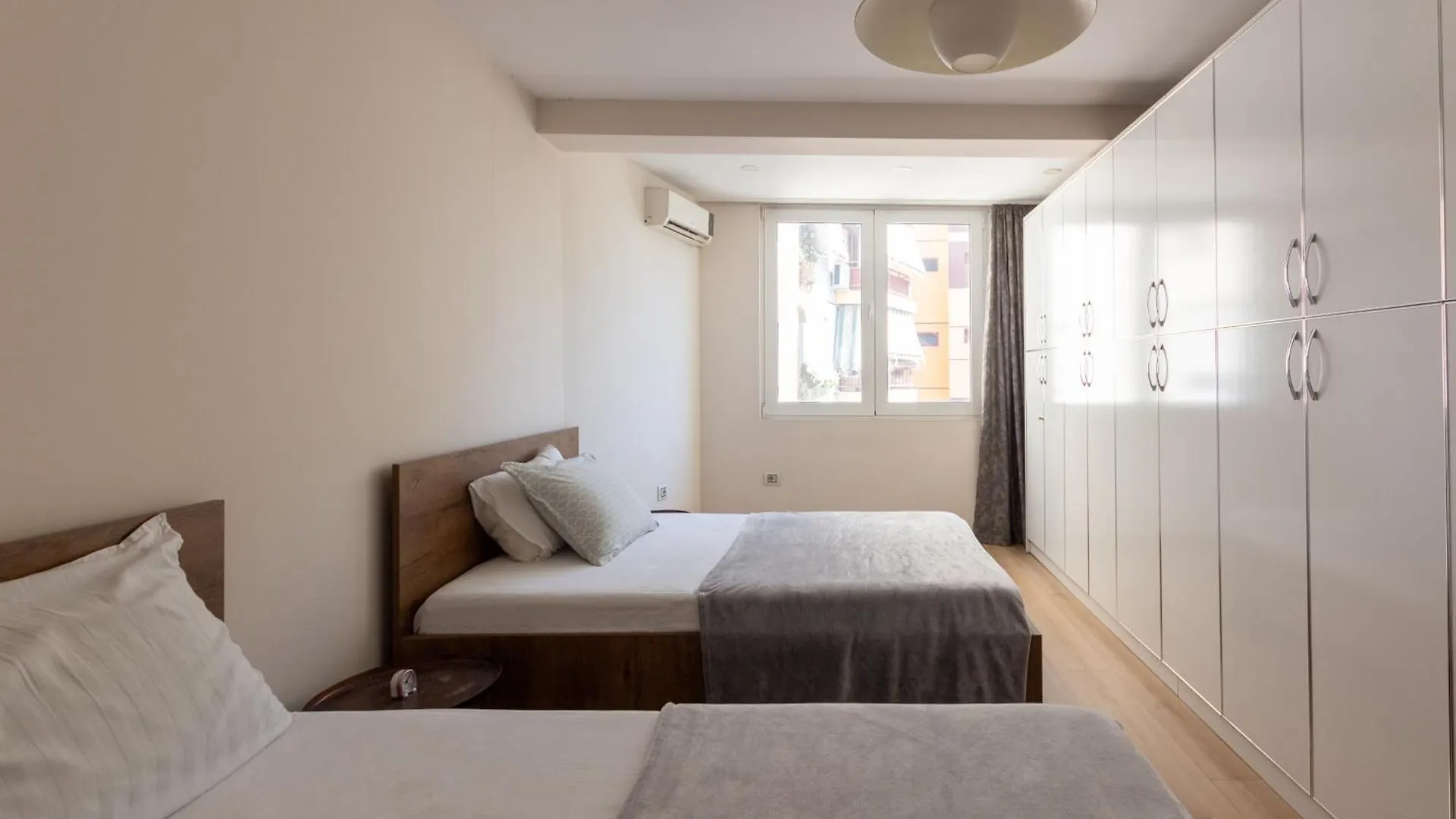Lily'S 2 Bedroom Apartment Tirana 0*,