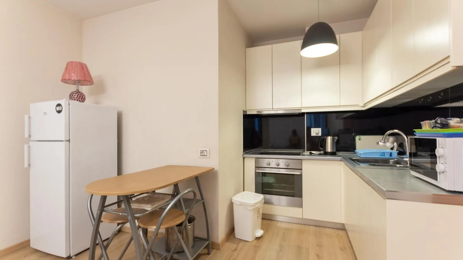Lily'S 2 Bedroom Apartment Tirana